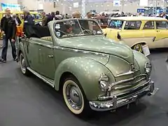 Une Ford Taunus Cabriolet de 1950.