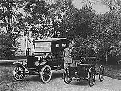 Avec une Ford T en 1924 (première et dix millionième Ford).