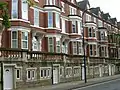 Frontage stérilisé par une dalle de ciment ; Nottingham, Royaume-Uni