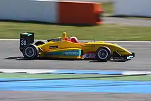 Description de l'image Formel3 Mercedes Zeller 2010 amk.jpg.