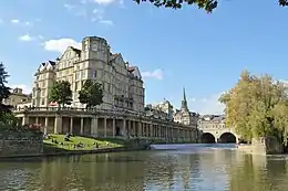 L'Empire Hotel et le pont Pulteney.