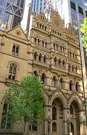 L'ancienne bourse des valeurs de Collins Street (en), à Melbourne, a été conçue dans le style gothique vénitien par l'architecte William Pitt (en).