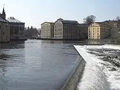 Le Motala Ström traversant les anciens quartiers industriels de Norrköping