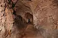 Dans la galerie sous roc (souterraine) partant de l'abri-caverne.