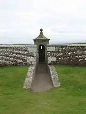 L'intérieur d'une échauguette avec marche.