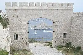 Entrée du fort de Ratonneau sur l'archipel du Frioul au large de Marseille.