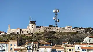 Fort Richelieu et son émetteur-relais de télécommunications