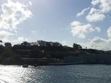 Fort Saint-Louis vu de la baie du Carénage