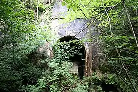 L'entrée du fort, à l'abandon.