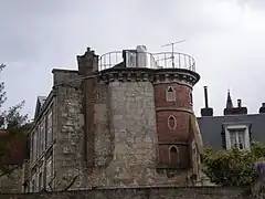 La tour de Buha, vestige des fortifications.