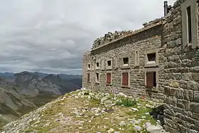 Une partie de la façade sud-ouest du fortin.