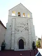 La façade occidentale de l'église.