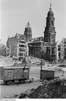 Les ruines de la Kreuzkirche en 1945