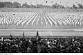 Formation de femmes lors d'un événement sportif en 1949