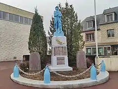 Poilu écrasant l'aigle allemand (d) (monument aux morts)