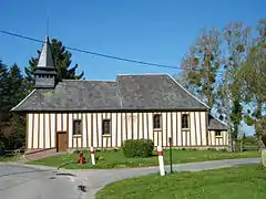 Le côté sud de l'église.