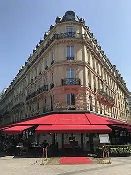 Restaurant Le Fouquet's au 99, avenue des Champs-Élysées.
