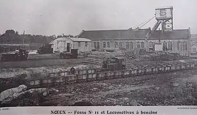 Fosse n°11 et Locomotive à benzine, vers 1925.