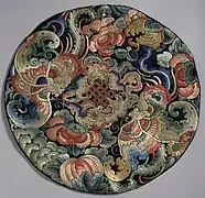 Broderie chinoise datant de la fin de la dynastie Qing (1850-1900) comportant un nœud infini en son centre.