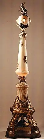 Colonne lumineuse La Nature, exécutée par la maison Mottheau et présentée à l'Exposition universelle de 1900.