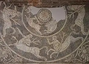 Mosaïques au sol, centaures et animaux, 300 av. JC