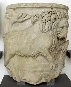 Fragment de sarcophage avec lion et antilope (IIIe siècle).