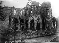 L'église de Frise en 1916, après la bataille de la Somme.