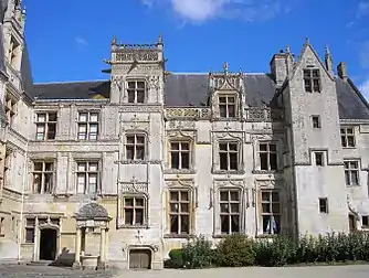 Partie centrale du Château de Fontaine-Henry (1500-1537).