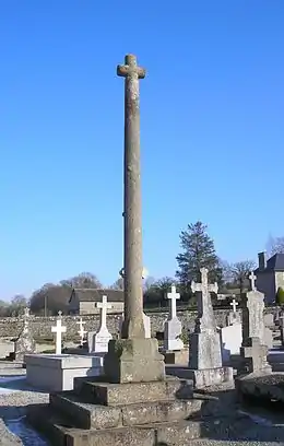 La croix du cimetière.