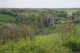 La Vallée du Pressoir à Thouars au nord-est.