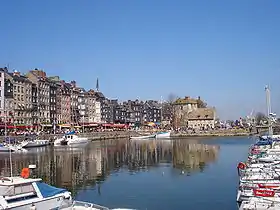 Vue générale depuis la rue Montpensier.