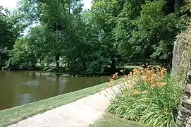 Jardin de l'abbaye de la Sainte-Trinité de Tiron.