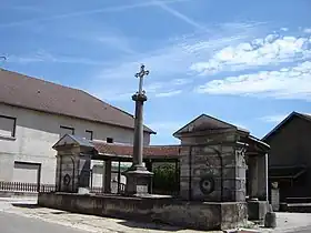 Fontaine semi-circulaire d'Épeugney