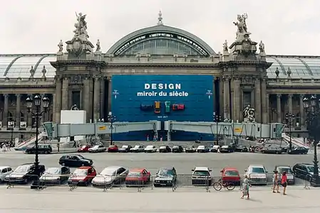 L'esplanade du Grand Palais.