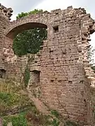 Arche près du donjon du château occidental