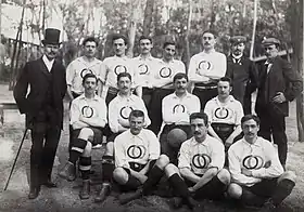 Fraysse, au 2e rang, 3e depuis la gauche, lors des JO de 1900.