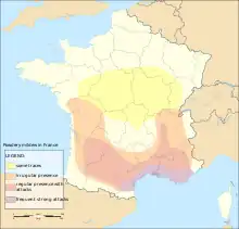 une zone ovale centrale et 3 zones superposée au sud, en croissants horizontaux de plus en plus petits