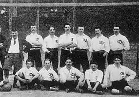 L'équipe de France en 1904. Verlet est le 4e joueur debout.