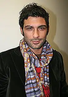 Francesco Arca en 2008. Il joue le rôle du 3e commissaire de Rome, Marco Terzani.