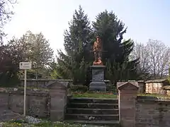 Monument aux morts.