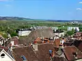 Vue sur l'imposante toiture de l'Hôtel-Dieu.