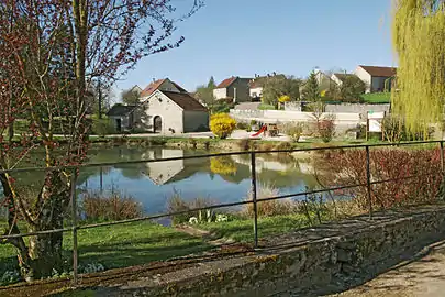 Mare et lavoir de Francheville.