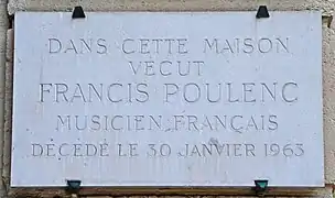 Plaque.