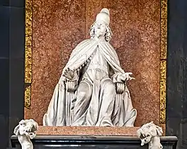 Statue du doge Giovanni Pesaro.