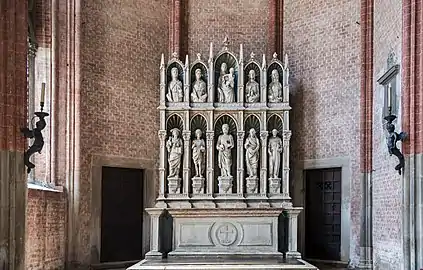 Retable de la chapelle Saint-Pierre.