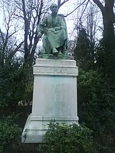 Monument à Frédéric le Play (1906), Paris, jardin du Luxembourg.