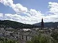 Vue du mont avec funiculaire et belvédère.