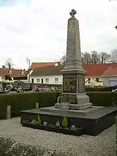 Le monument aux morts.