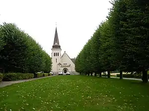 Vue du clocher excentré.