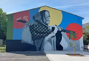 La fresque située devant l'entrée de l'école maternelle en mémoire de la Retirada.